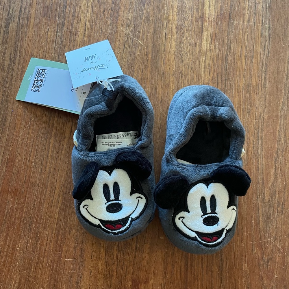 NWT H&M Toddler Appliquéd Mickey Mouse Slippers, Size 9-9.5